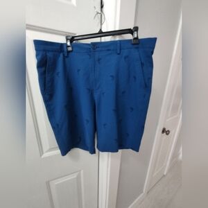 Greg Norman men's shorts blue with sharks on them (36)